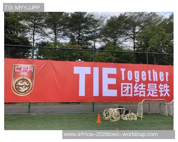 李铁:从绿茵场上的拼搏者到中国足球的精神象征 李铁:从绿茵场上的拼搏者到中国足球的精神象征